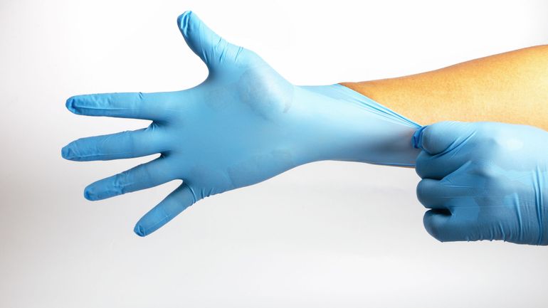 Coronavirus : faut-il porter des gants? 