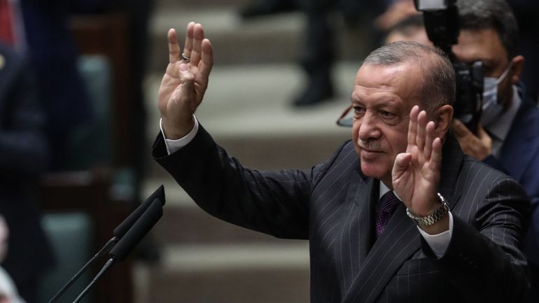 Turquie: Erdogan confirme un test de missiles russes