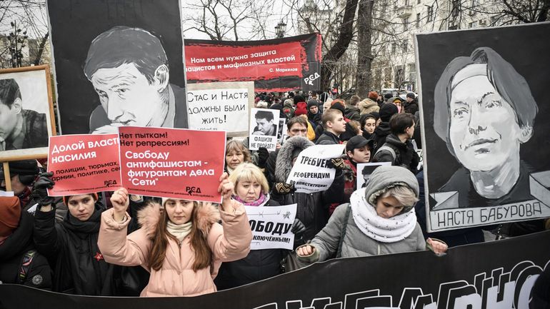 Un millier d'opposants manifestent à Moscou aux cris de 