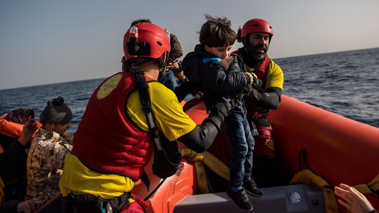 Une ONG en quête d'un port d'accueil pour 150 migrants secourus en Méditerranée