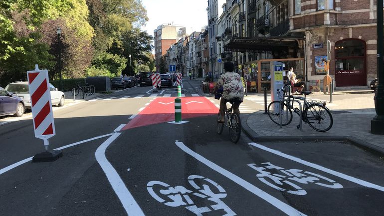 Le casque à vélo n'est pas obligatoire, mais juridiquement vous prenez un risque