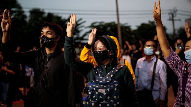 Thaïlande: le Premier ministre ne démissionne pas, appel à de nouvelles manifestations