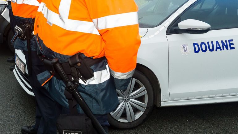 La douane a perçu près de 100.000 euros d'arriérés d'amendes lors de contrôles de véhicules à Anvers