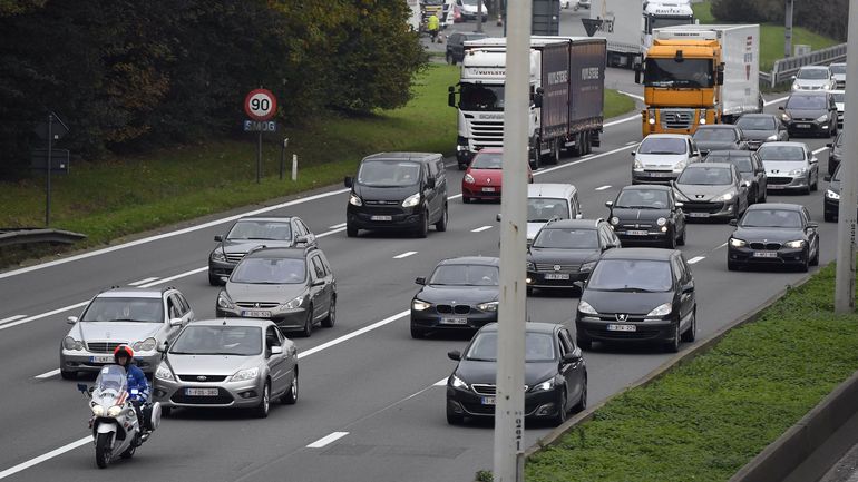 La Flandre et Bruxelles réduisent la vitesse sur le Ring à 100 km/h à partir du 1er septembre