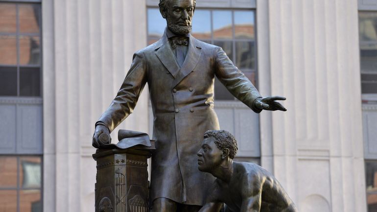 USA : la mairie de Boston retire une statue de Lincoln et d'un esclave agenouillé