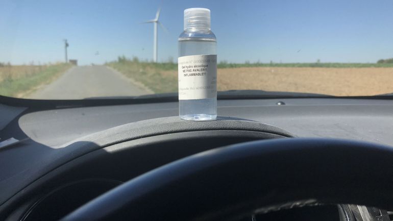 Un gel hydroalcoolique oublié dans l'habitacle d'une voiture en plein soleil peut-il s'enflammer ?