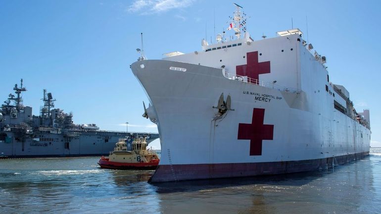 Coronavirus: un hôpital militaire flottant de 1000 lits est arrivé à Los Angeles