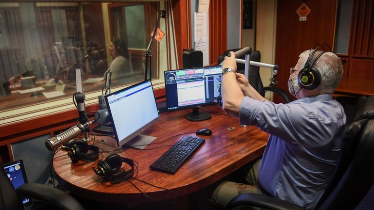 La Commission européenne inquiète de l'arrêt d'une radio indépendante hongroise