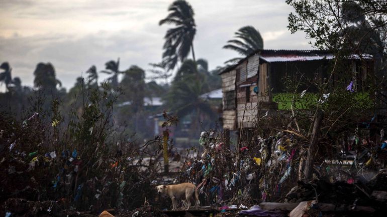 L'ouragan Iota se renforce et menace l'Amérique centrale