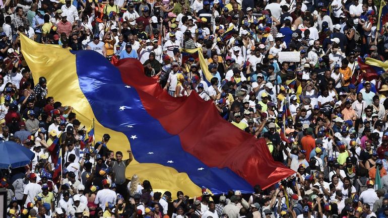Crise au Venezuela : l'opposition se retire des prochaines législatives qualifiant le processus de 