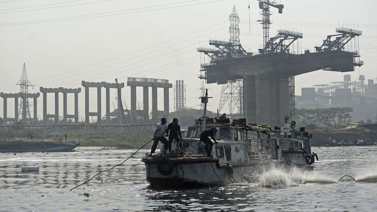 Bangladesh: 20 morts dans le naufrage d'un ferry