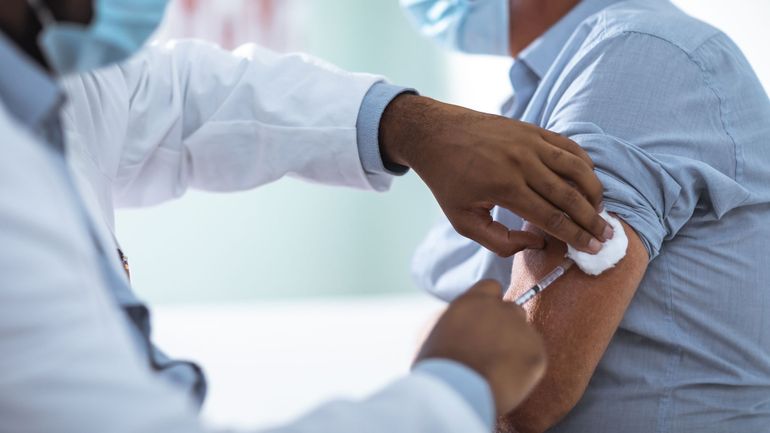 Coronavirus : bientôt vacciné chez son médecin traitant ? Pour le syndicat des médecins généralistes belges c'est possible