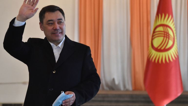 Kirghizstan: le populiste Sadyr Japarov remporte largement l'élection présidentielle