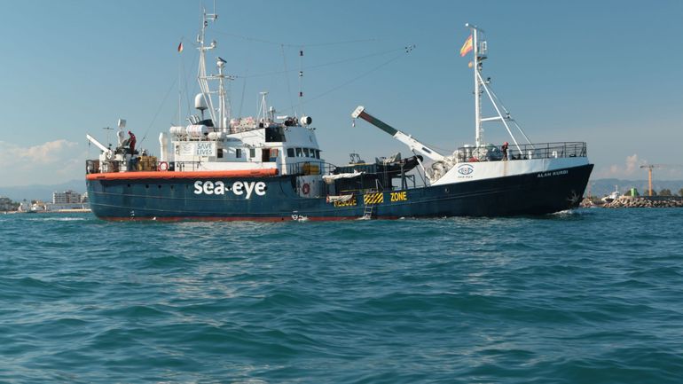 Migration : le navire humanitaire Alan Kurdi a accosté dans un port de Sardaigne