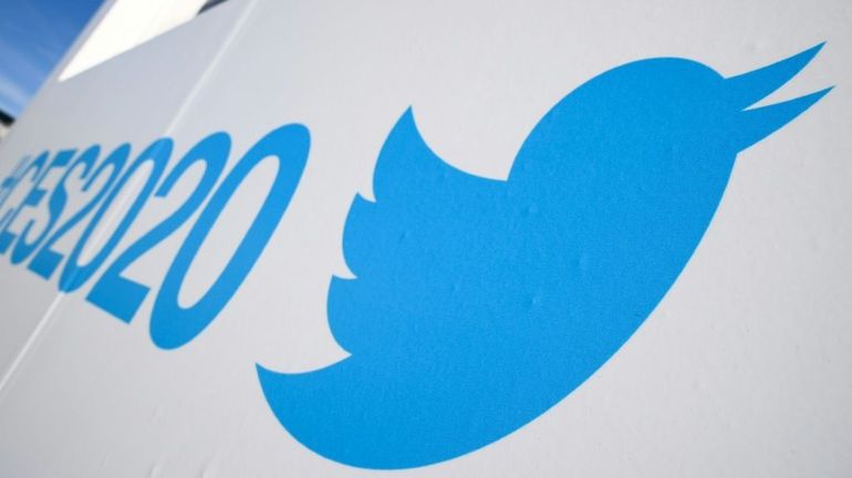 Twitter augmente son nombre d'usagers, son action s'envole