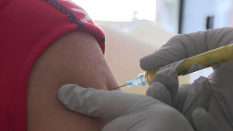 Dans les coulisses d'un laboratoire belge qui teste un vaccin contre le covid