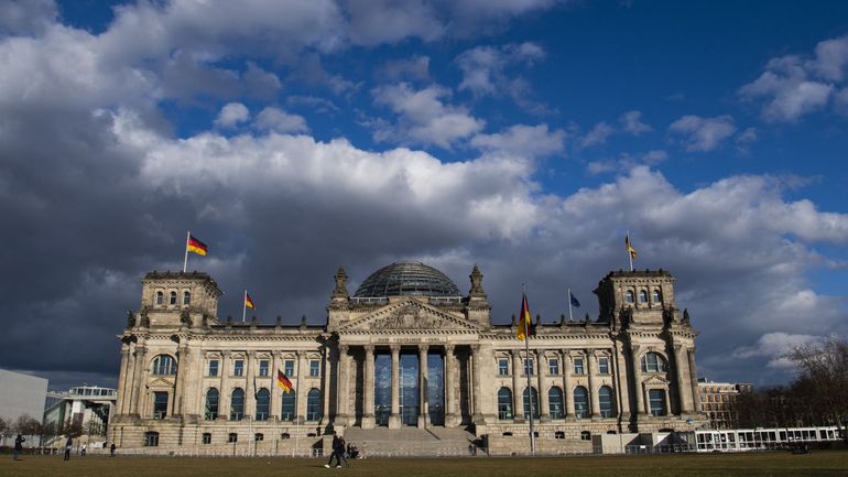 Allemagne: un réfugié renonce à sa candidature au Bundestag en raison d'attaques racistes