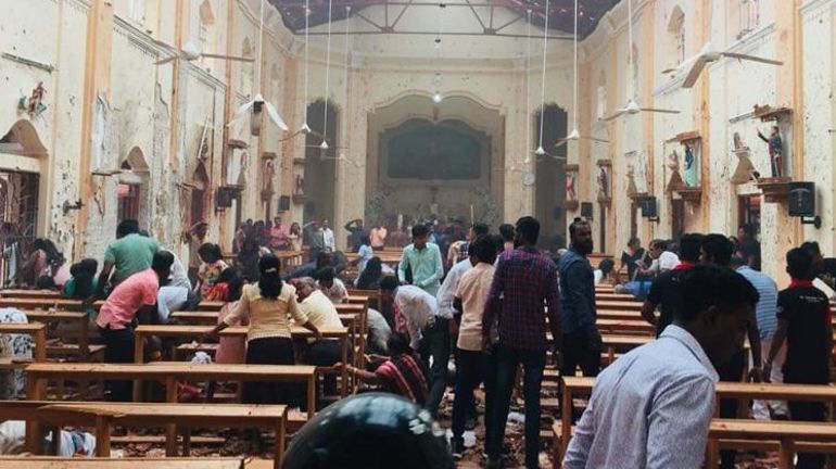Sri Lanka: une huitième explosion perpétrée par un kamikaze secoue Colombo, 185 morts, dont 35 étrangers