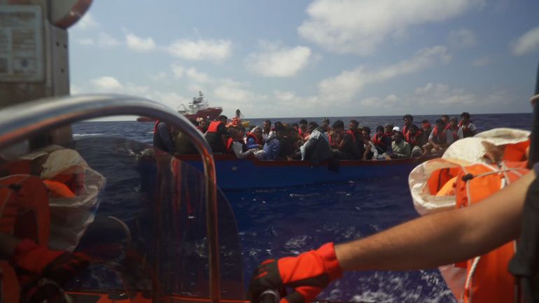 Sauvetage en Méditerranée : reportage poignant à bord d'un bateau-ambulance