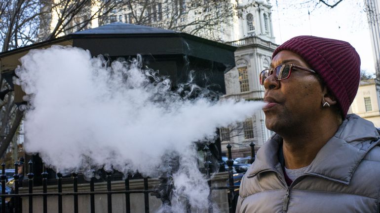 Pour 7 Belges sur 10, vapoter, c'est aussi mauvais que fumer selon une étude commandée par la British American Tobacco