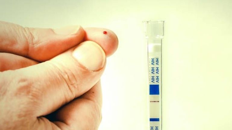 Dépistage du sida : des auto tests délivrés librement en pharmacie