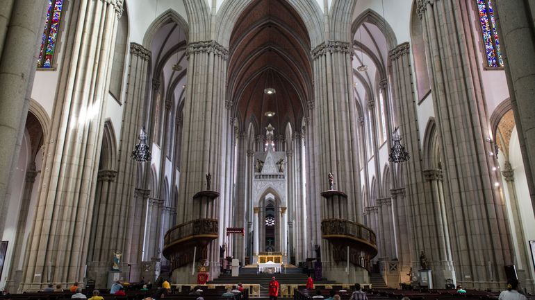 Brésil: un homme armé tire dans une cathédrale près de Sao Paulo, 4 morts