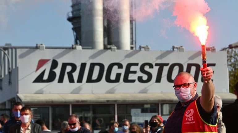 France : les ouvriers tentent de faire pression sur Bridgestone et pour sauver l'usine de Béthune