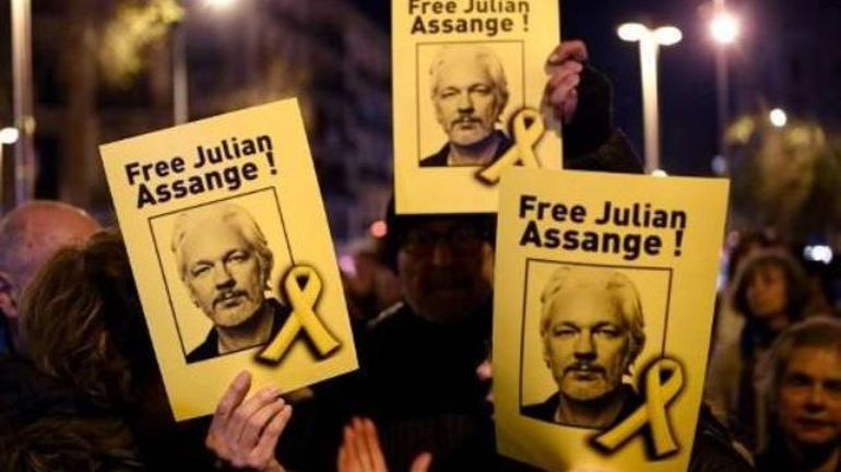 A cause du coronavirus, la procédure d'extradition de Julian Assange vers les USA se poursuivra en septembre