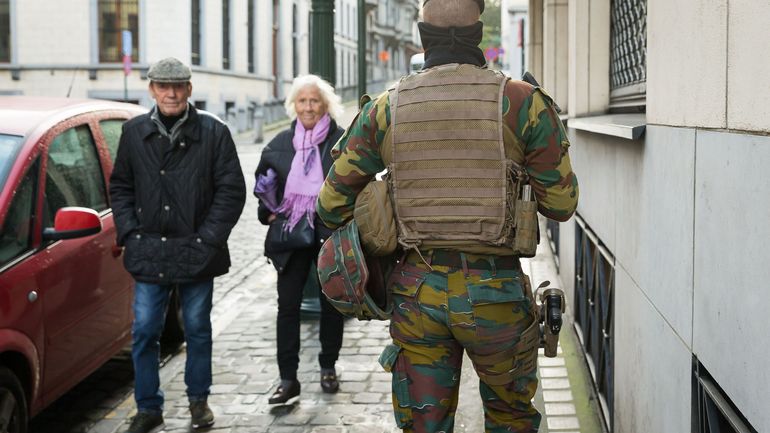 Les militaires vont rester en rue jusqu'à début décembre