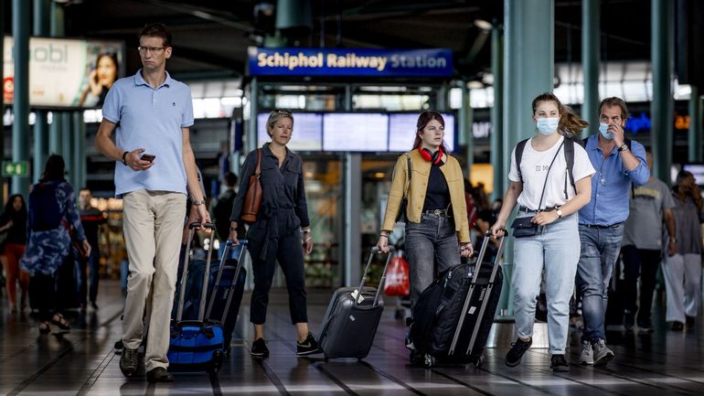 Coronavirus aux Pays-Bas : dans le rouge, l'aéroport de Schiphol va supprimer des centaines d'emplois
