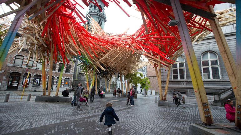 Mons : le démontage du 