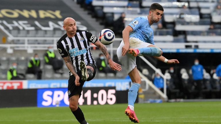 Manchester City s’impose à Newcastle, Ferran Torres inscrit un triplé, dont un superbe but
