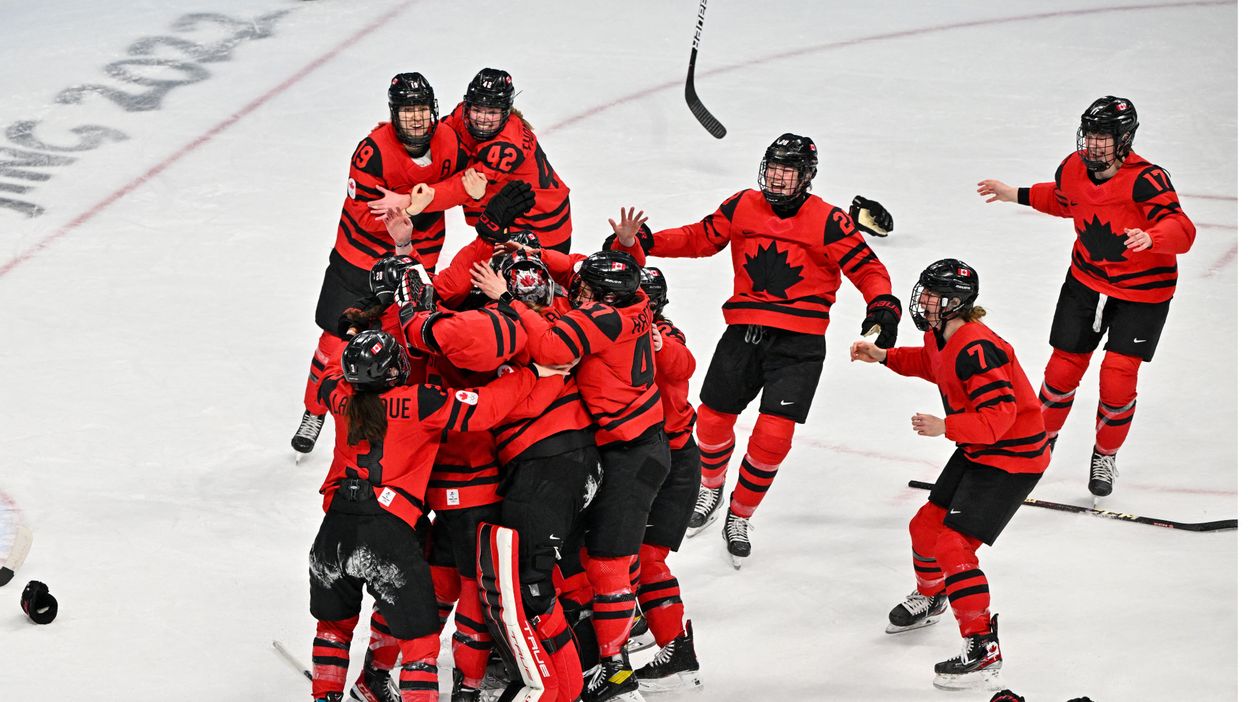 Hockey sur glace féminin : Le Canada bat les Etats-Unis et s'offre la médaille d'or