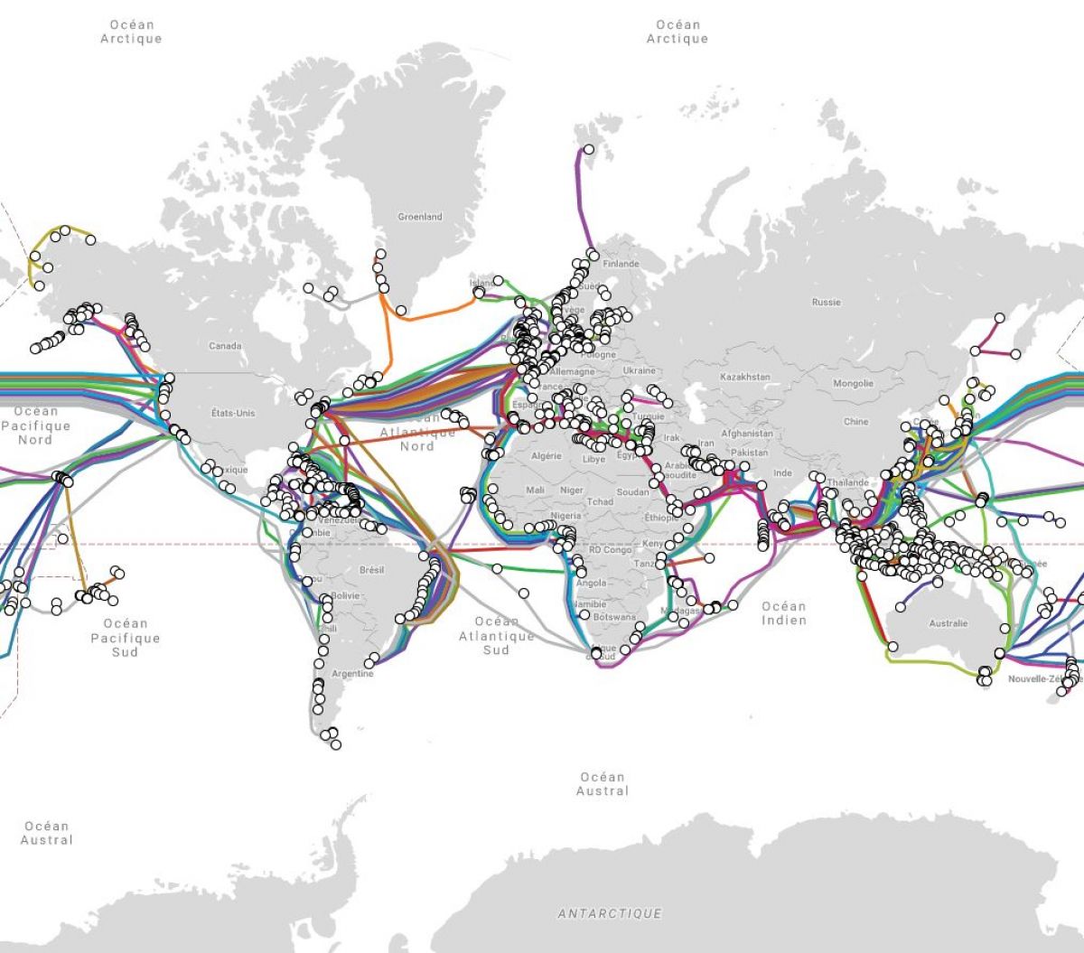 Le réseau de câbles sous-marins optiques parcourant la Terre