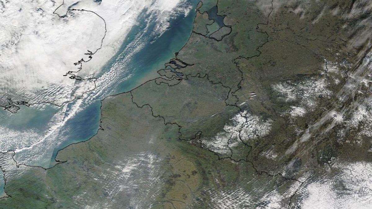 La neige en Ardenne visible sur cette image satellite prise ce mercredi va contribuer à obtenir des températures nocturnes glaciales. 