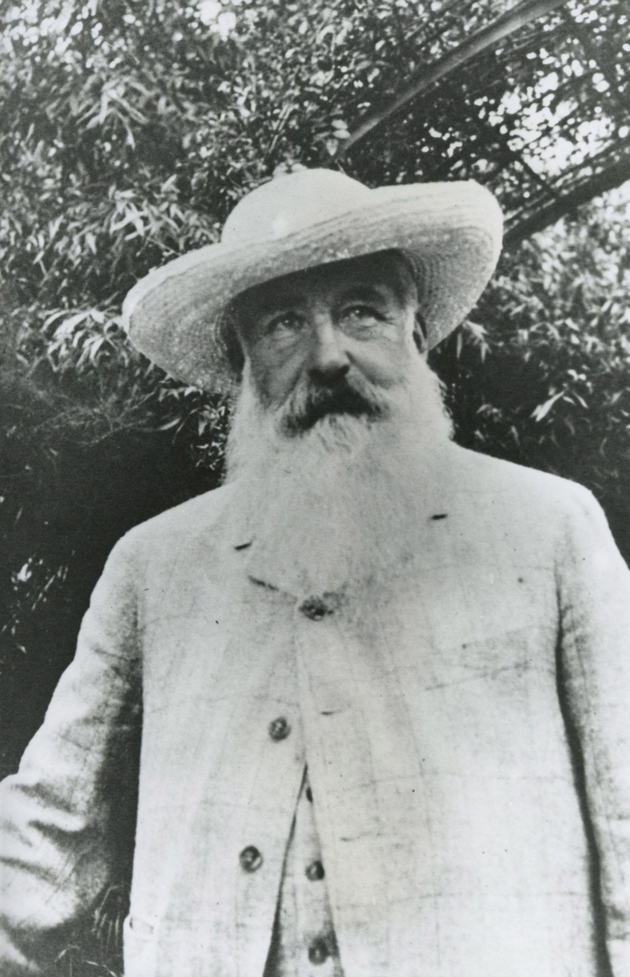 Un portrait photographique de Claude Monet pris par Sacha Guitry