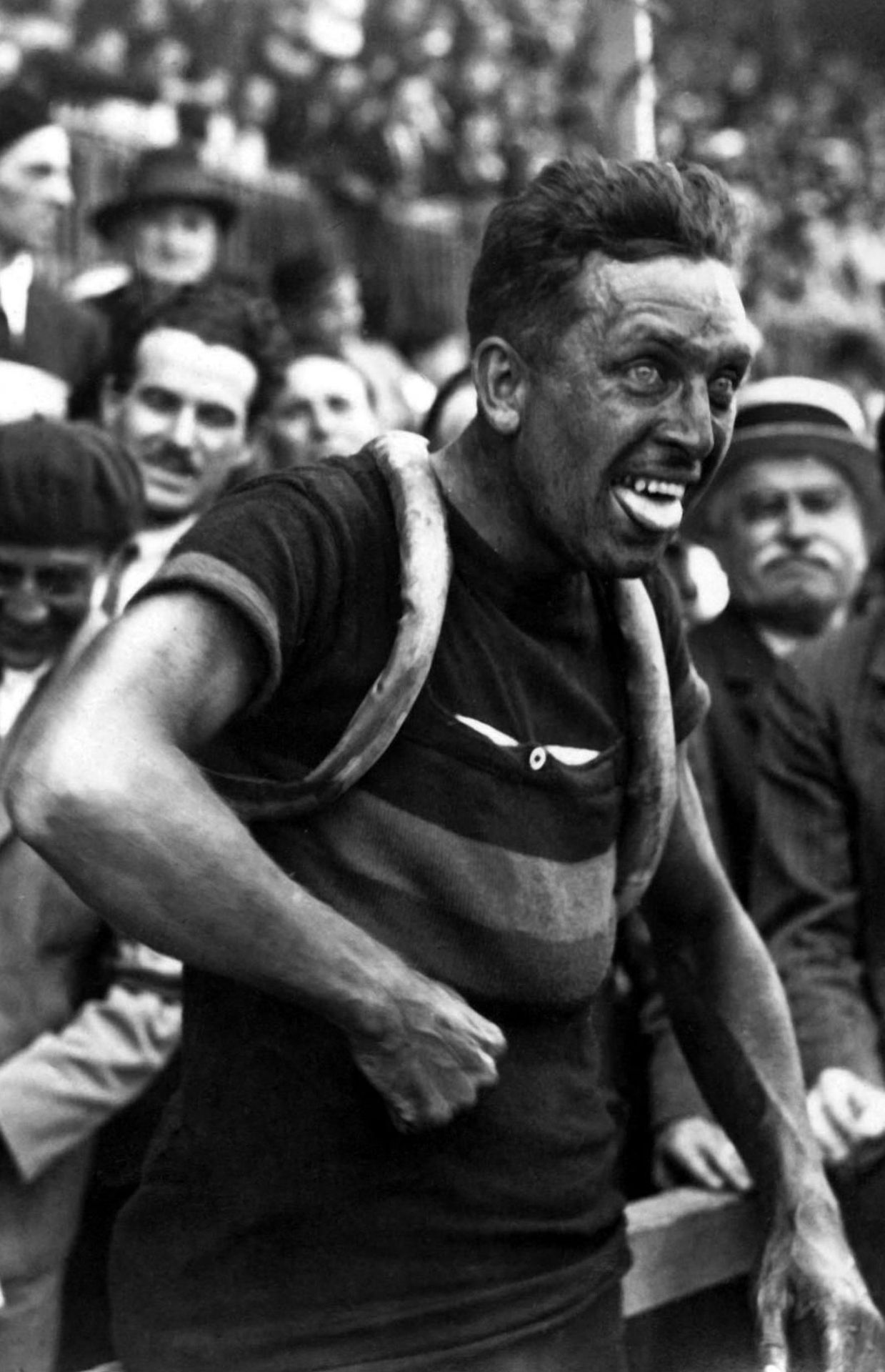 Jean Aerts après avoir remporté une étape sur le Tour de France 1933.