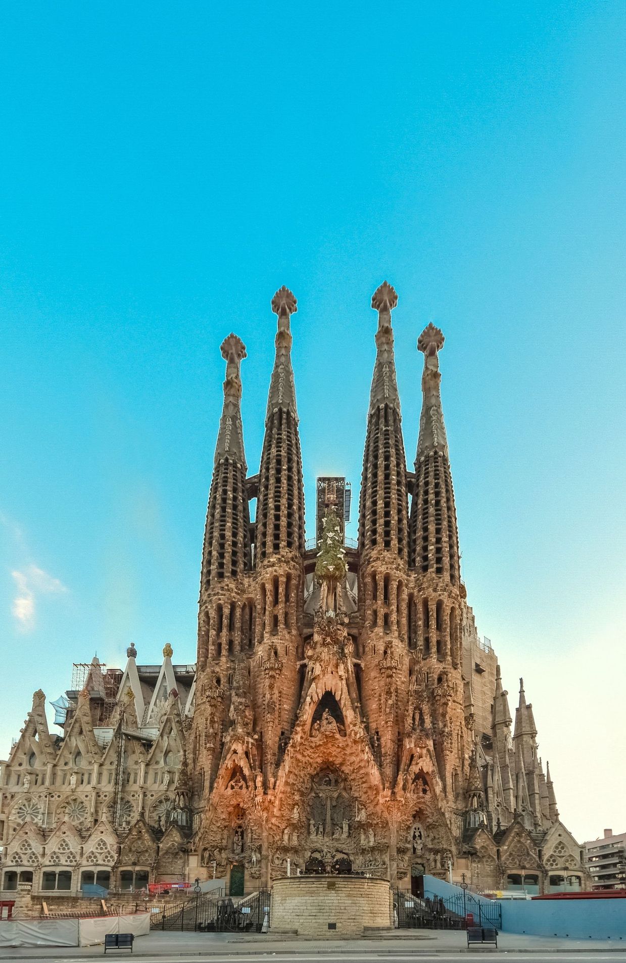 Façade de la basilique de la Sagrada Familia à Barcelone, 2017. 