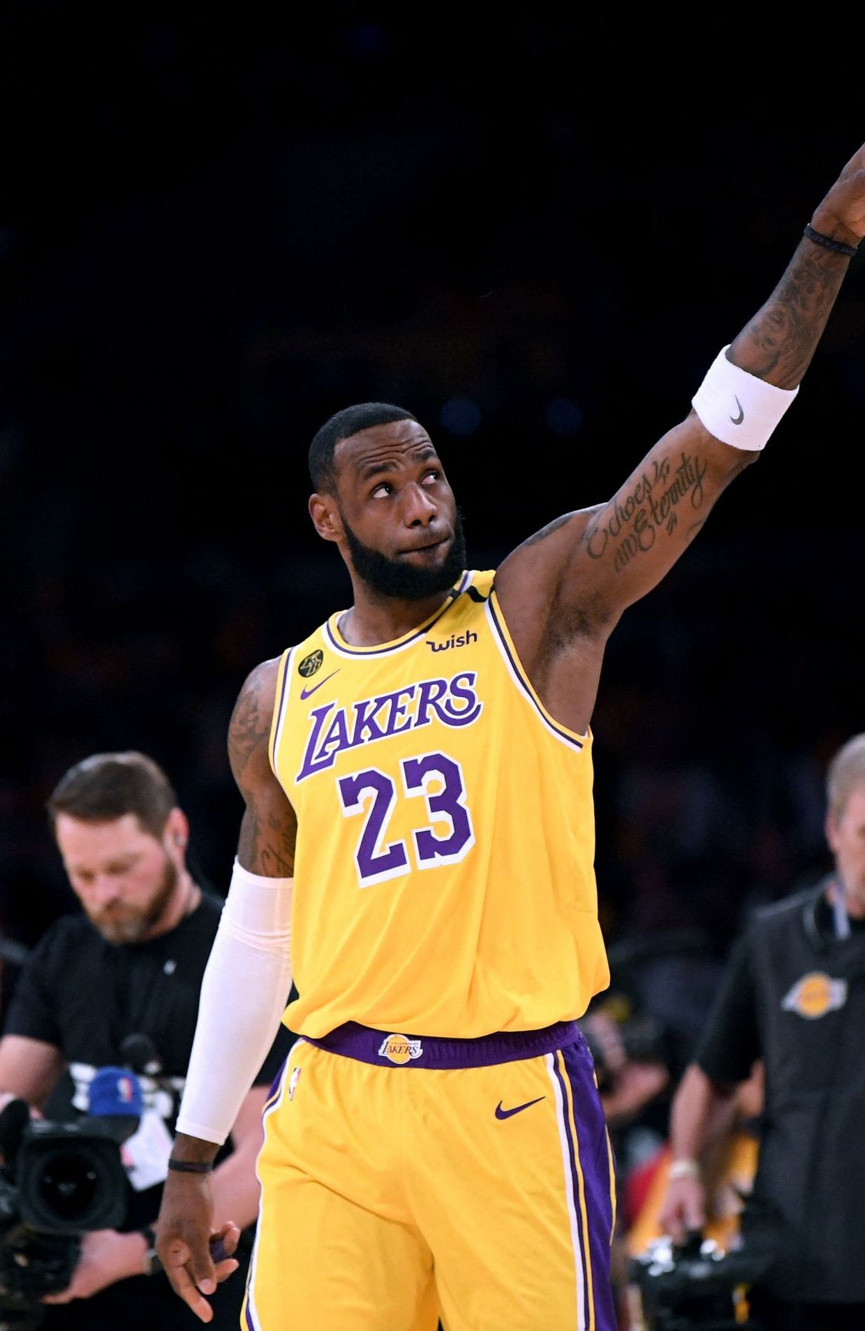 Contrat lebron james lakers hotsell