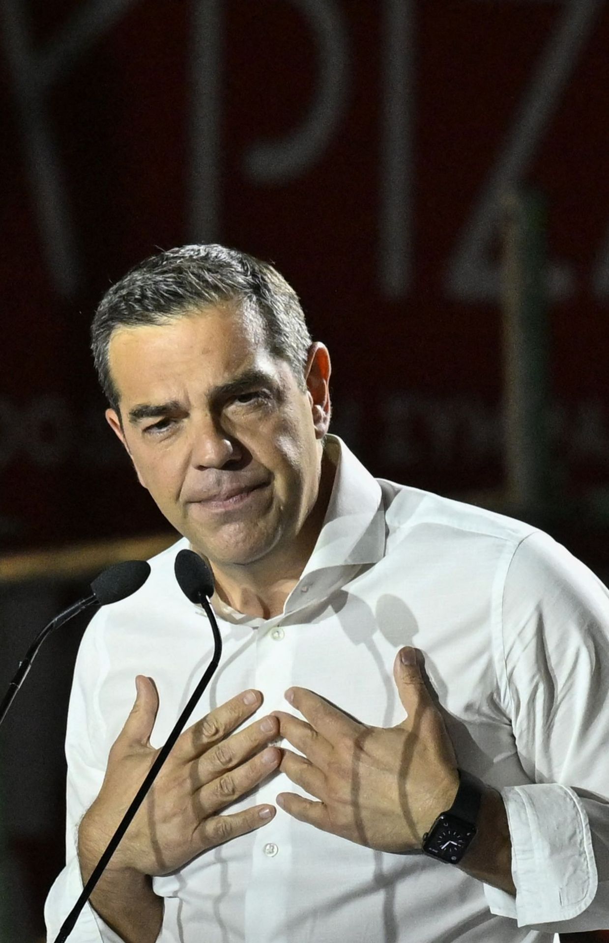 Alexis Tsipras, leader du parti de gauche Syriza, prononce un discours lors du principal rassemblement de campagne du parti à Athènes le 18 mai 2023, avant les élections générales en Grèce.