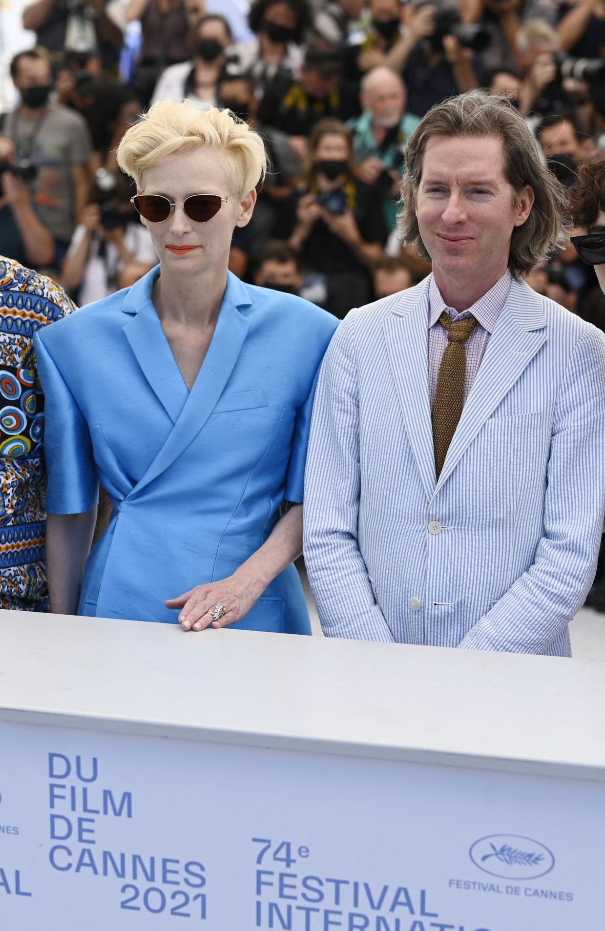 Bill Murray, Tilda Swinton, Wes Anderson et Timothée Chalamet à  la 74e édition du Festival de Cannes pour la présentation du film "The French Dispatch", le 13 juillet 2021. 