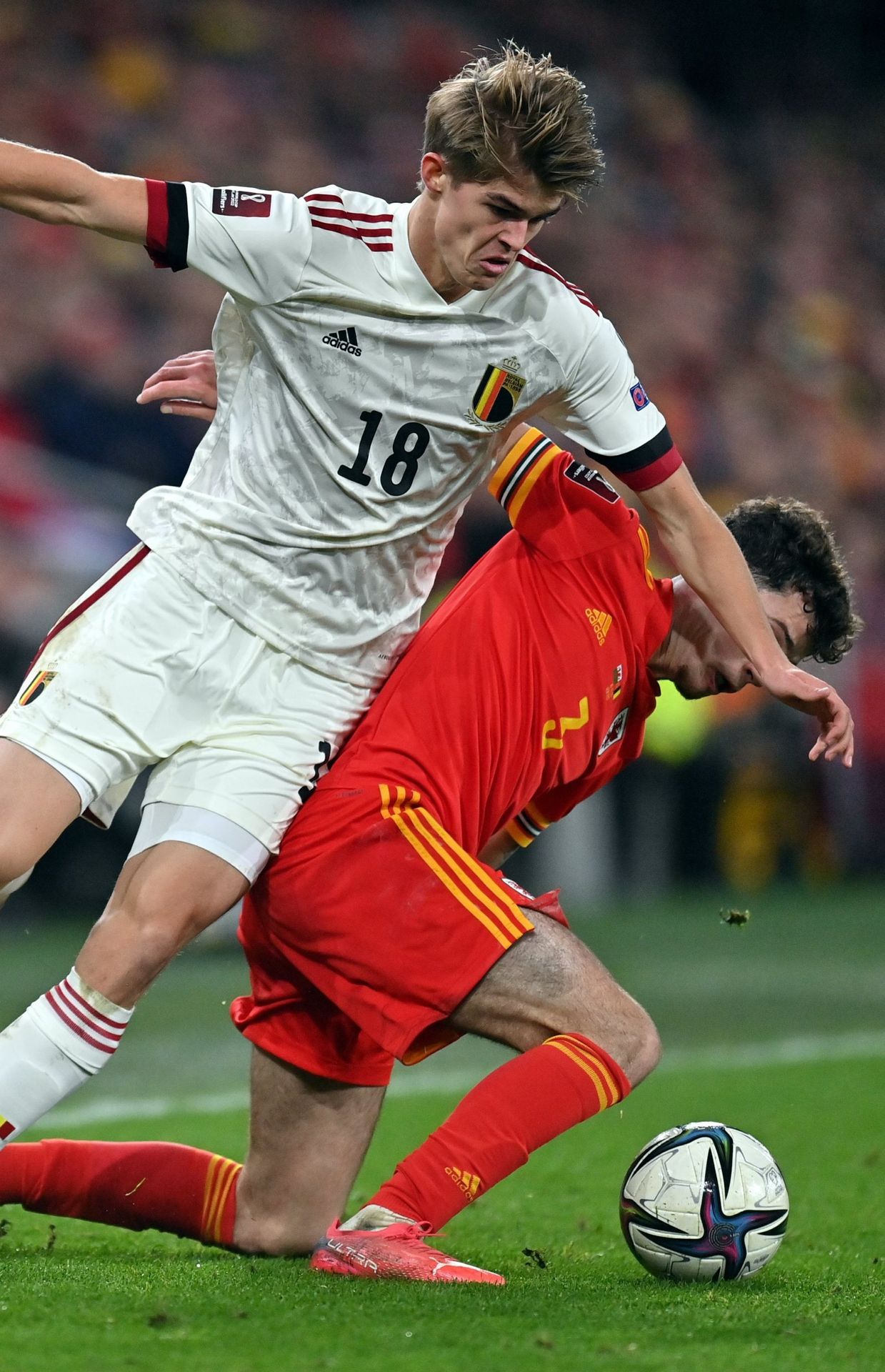 Charles De Ketelaere avec l'Equipe nationale belge de football, contre le Pays de Galles à Cardiff