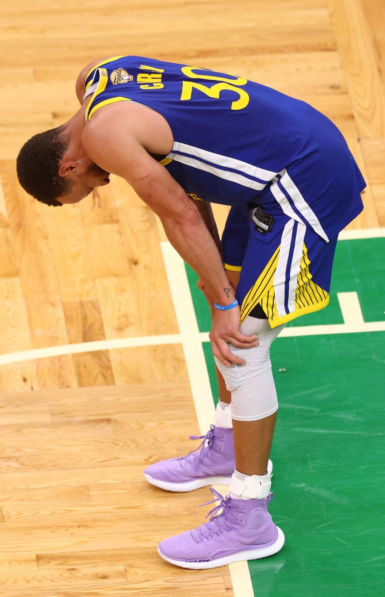 Les larmes de Stephen Curry après le 4e titre des Warriors.