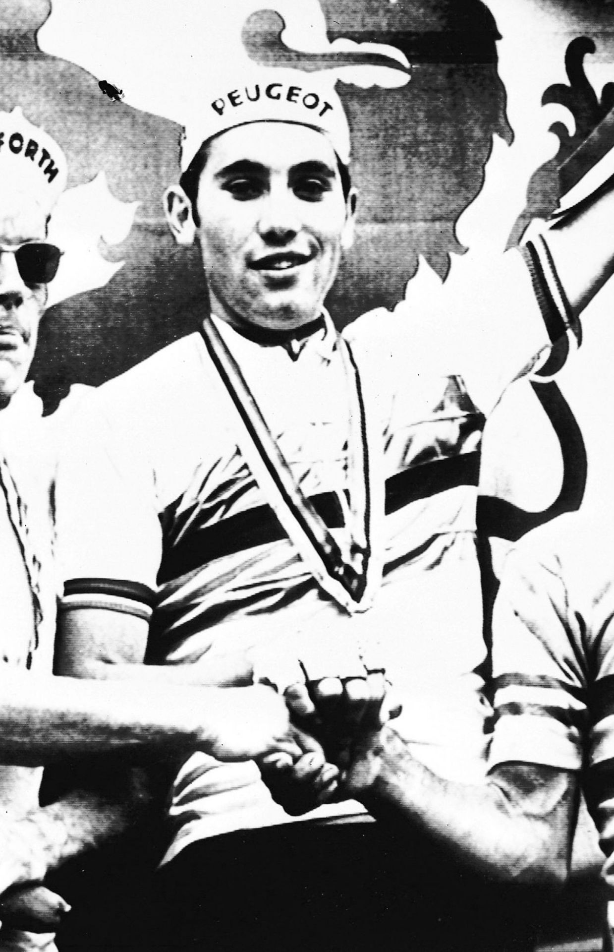 Eddy Merckx sur le podium après les Mondiaux 1967.