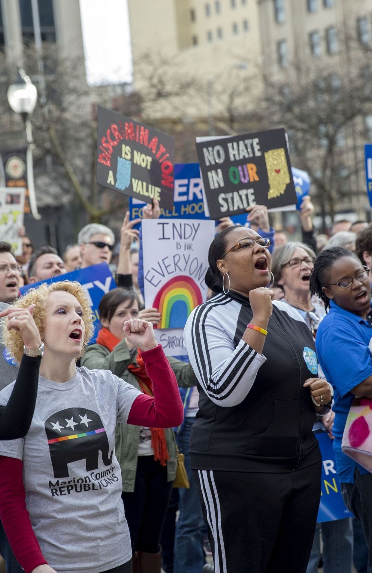 Manifestants à Indianapolis demandant au gouvernement de faire marche arrière sur la "liberté religieuse"