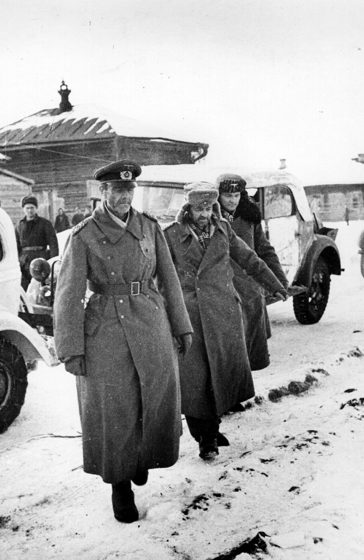 Le maréchal Paulus se rend aux Soviétiques, février 1943