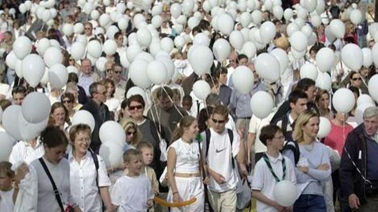 Ce jour là : 20 octobre 1996, la marche blanche. extrait - rtbf.be