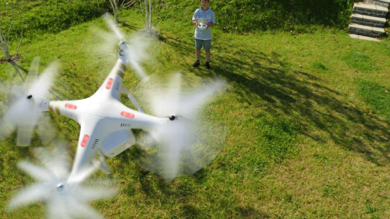 Un drone survole mon jardin, c’est permis ? Le coup de gueule de