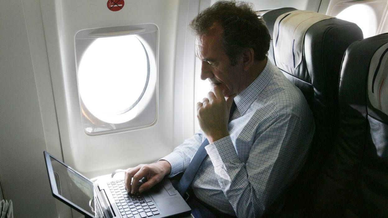 ordinateur portable en cabine avion