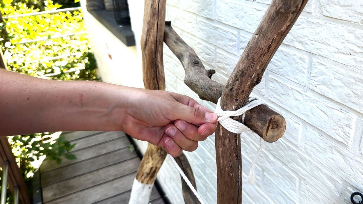 Comment fabriquer une échelle décorative en bois ? - RTBF Actus
